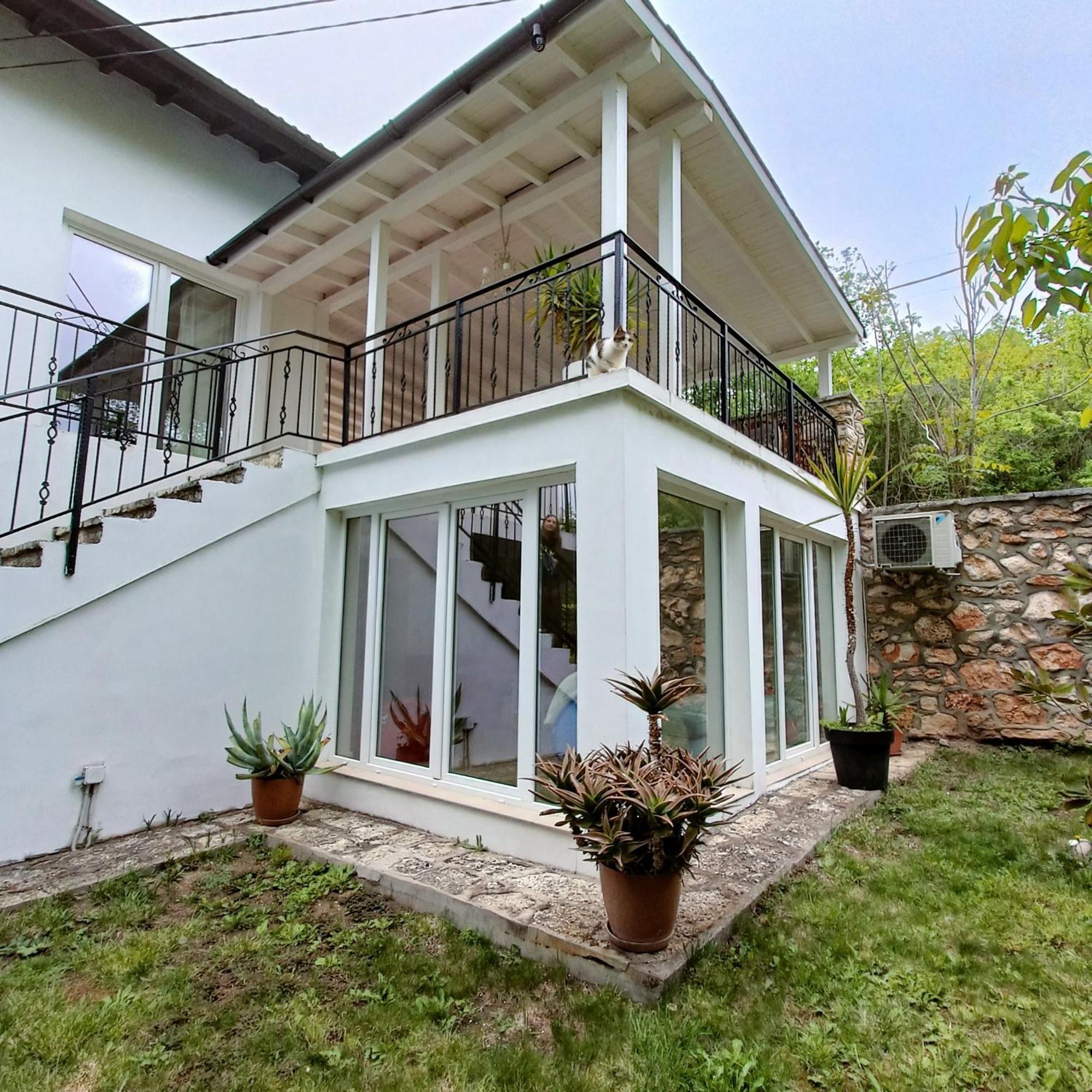 Villa Regina Serafina Baltjik Exteriör bild