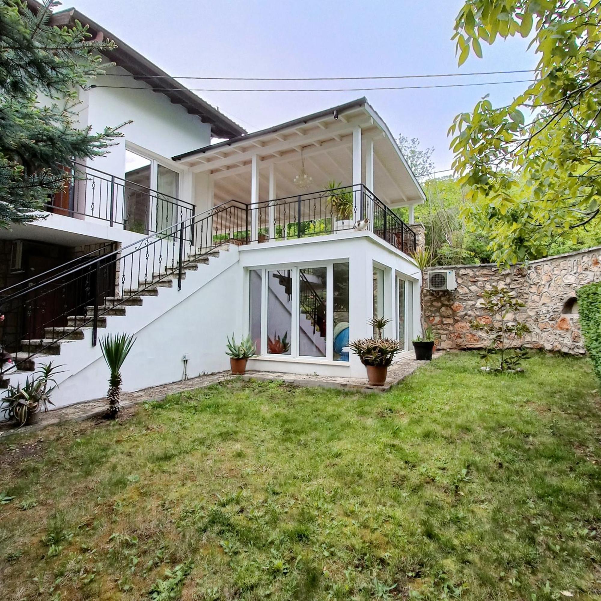 Villa Regina Serafina Baltjik Exteriör bild