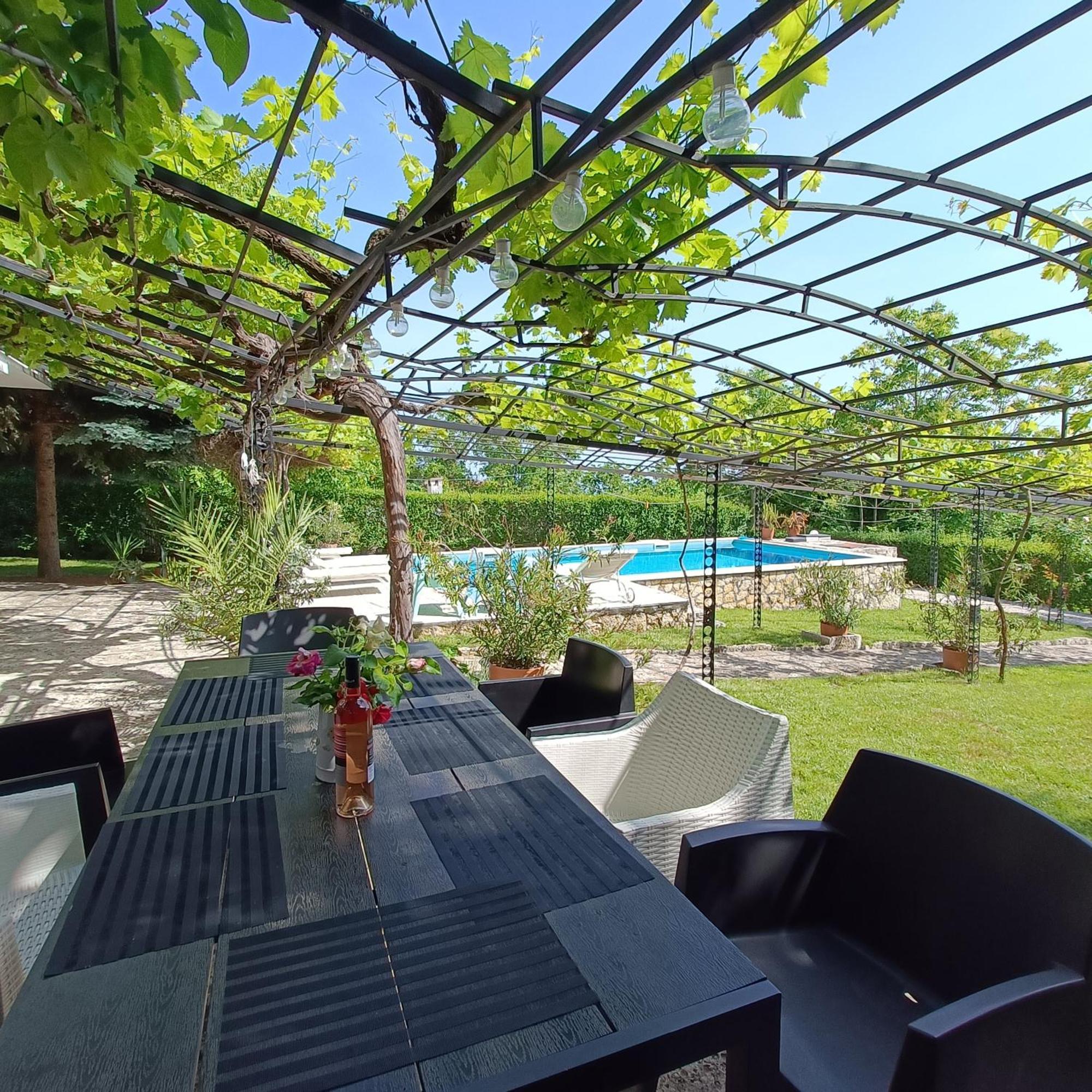 Villa Regina Serafina Baltjik Exteriör bild