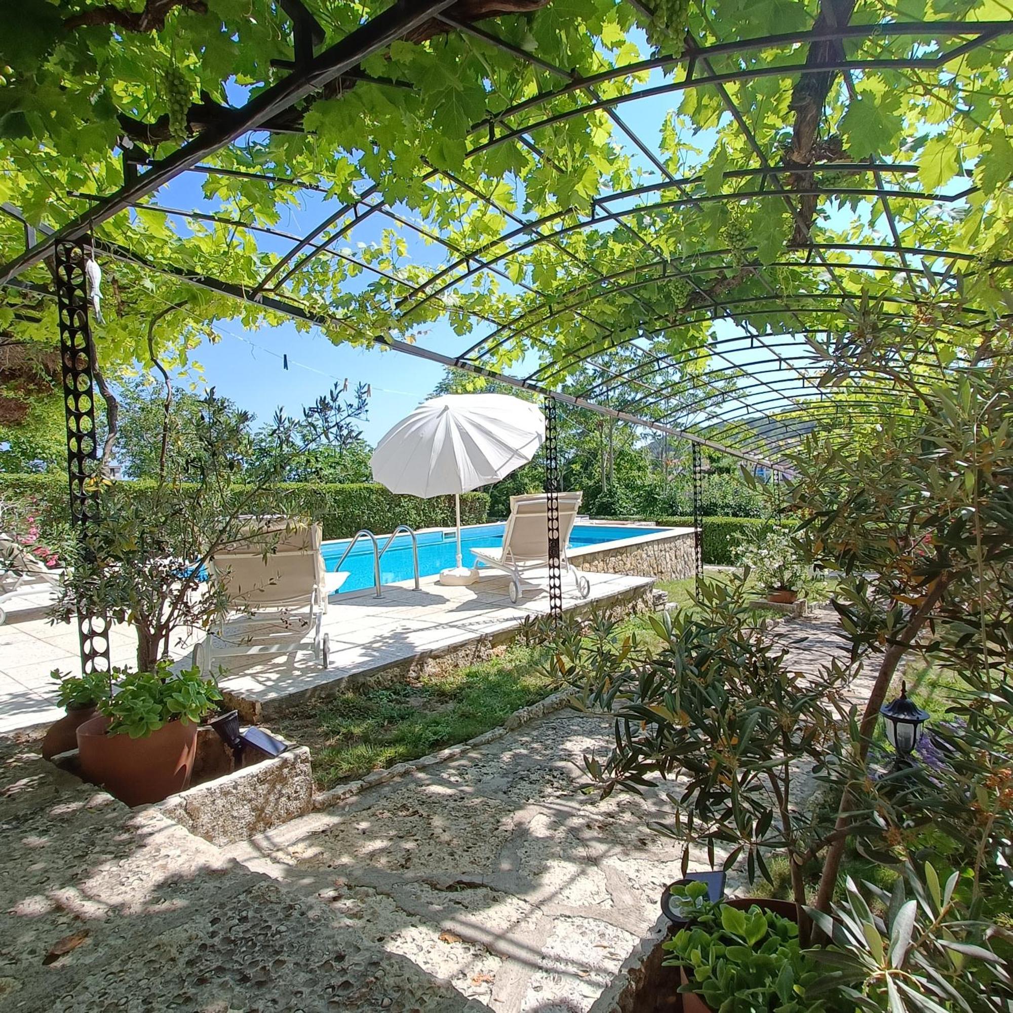 Villa Regina Serafina Baltjik Exteriör bild