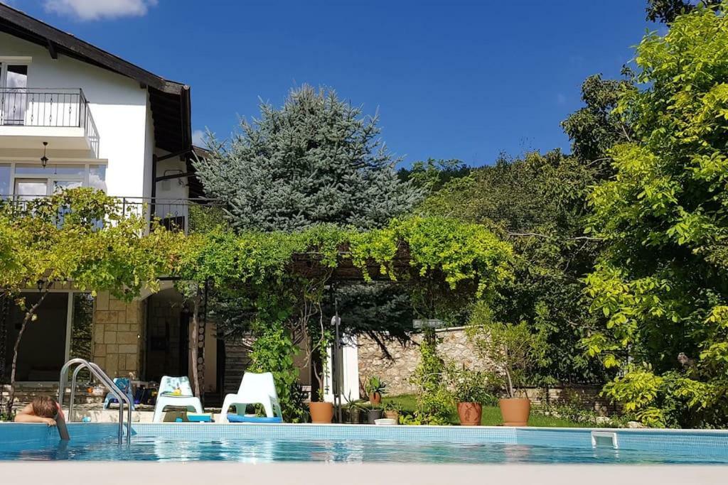 Villa Regina Serafina Baltjik Exteriör bild