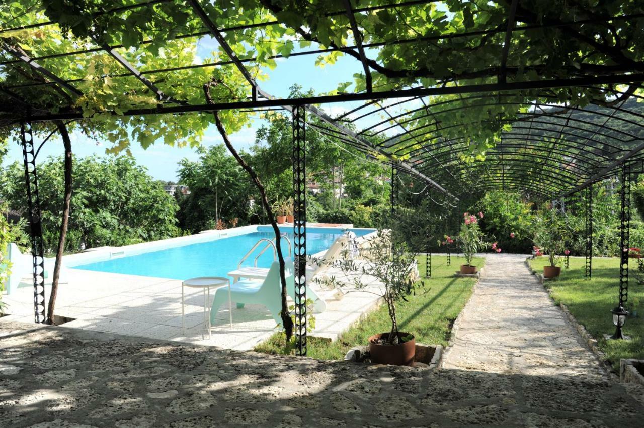 Villa Regina Serafina Baltjik Exteriör bild
